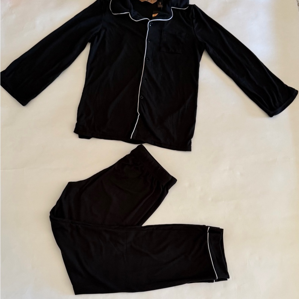 Bombay Women’s Black Pajama Set with White Trim